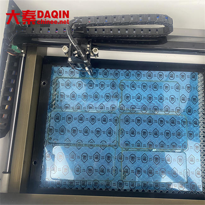 CO2 Laser Nano Pelindung Layar Kaca Tempered Mesin Pemotong Mati Untuk Ponsel