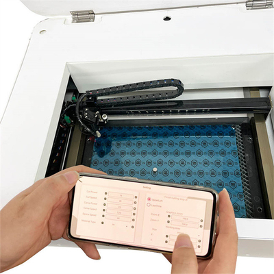 Mesin pemotong laser untuk bahan yang berlaku Akrilik/Kulit/Plastik/Nano Tempered Glass cutter