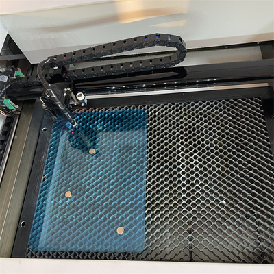 Daqin Screen Protector Laser Cutting Machine Dengan Keakuratan Pemotongan 0,01mm Untuk Produksi Cepat Dan Tepat