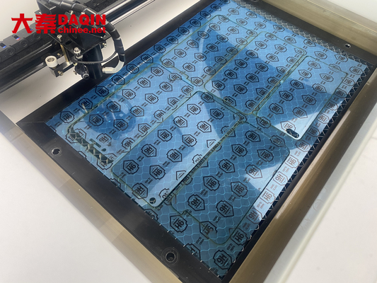 ODM CO2 Laser PVC Film Ponsel Pelindung Layar Mesin Pemotong Otomatis